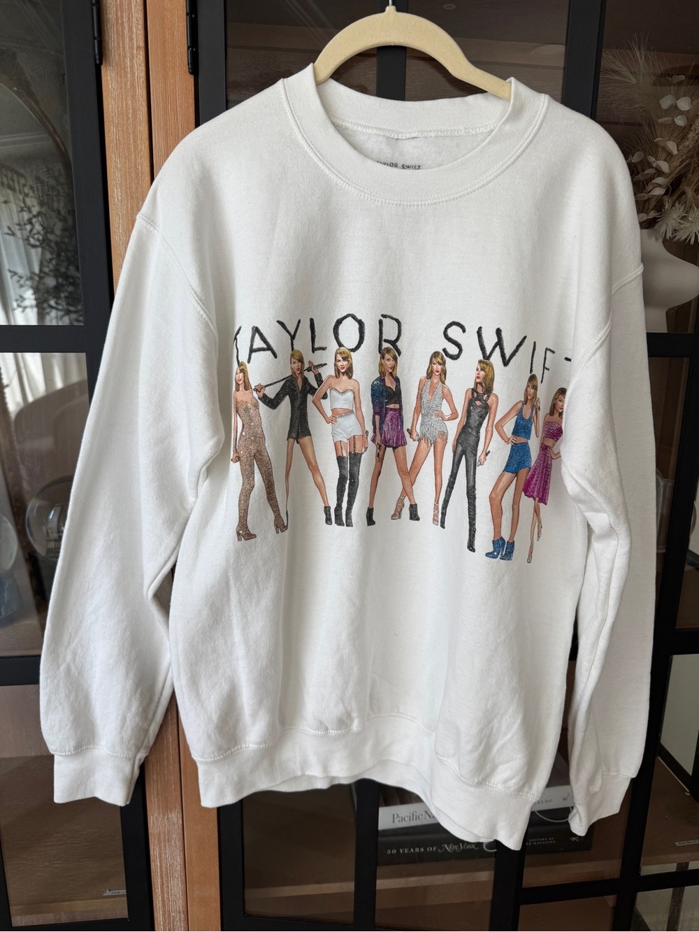 Taylor Swift merch 1989 eras taylor’s version crewneck pullover sweatshirt - Picture 1 of 10